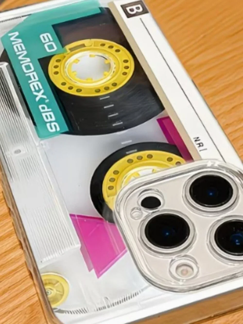 Cassette Tape iPhone 17 Case